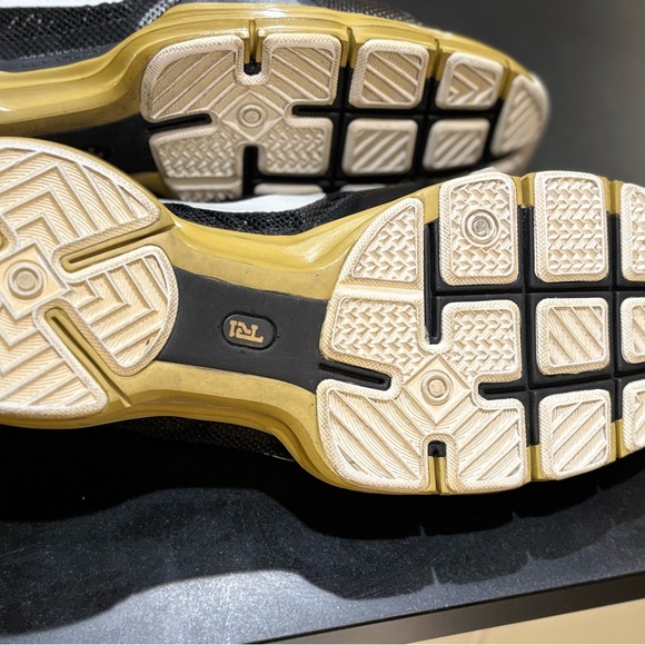 Nike Men's Black and Gold New Orleans Saints team-issued Lunar TR1 shoes - Picture 5 of 6